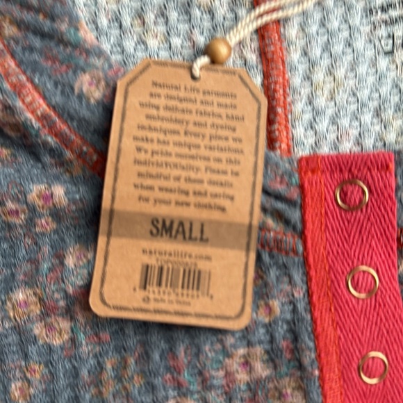 Natural Life Ribbed Top - Picture 3 of 6